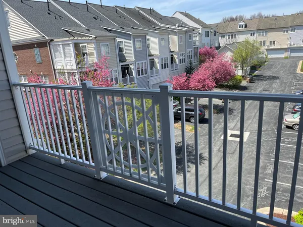 $545,000 | 327 King Farm Boulevard, Unit 203, Rockville, MD 20850