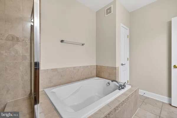 $545,000 | 327 King Farm Boulevard, Unit 203, Rockville, MD 20850
