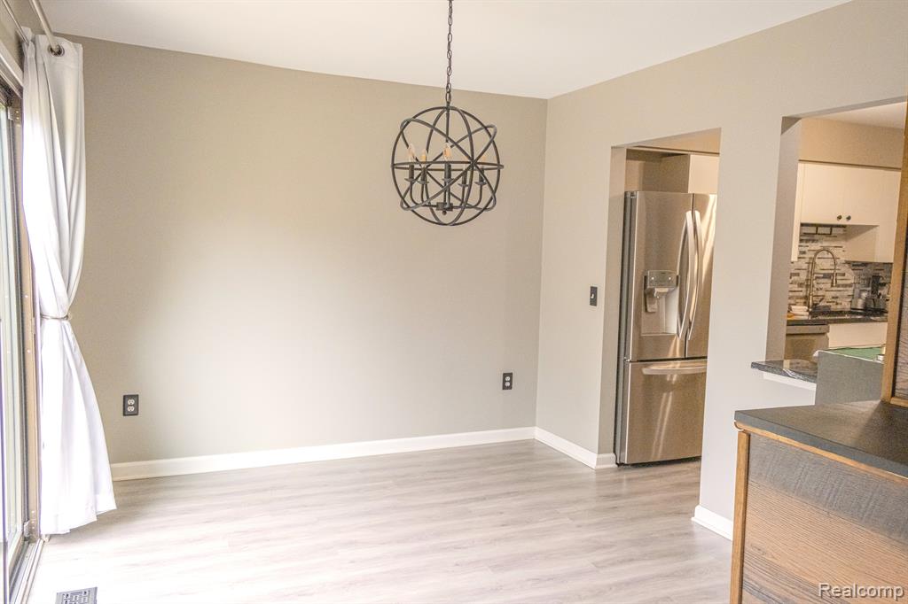 726 Hamilton Court Rochester Hills, MI 48307 - Photo 16 of 44