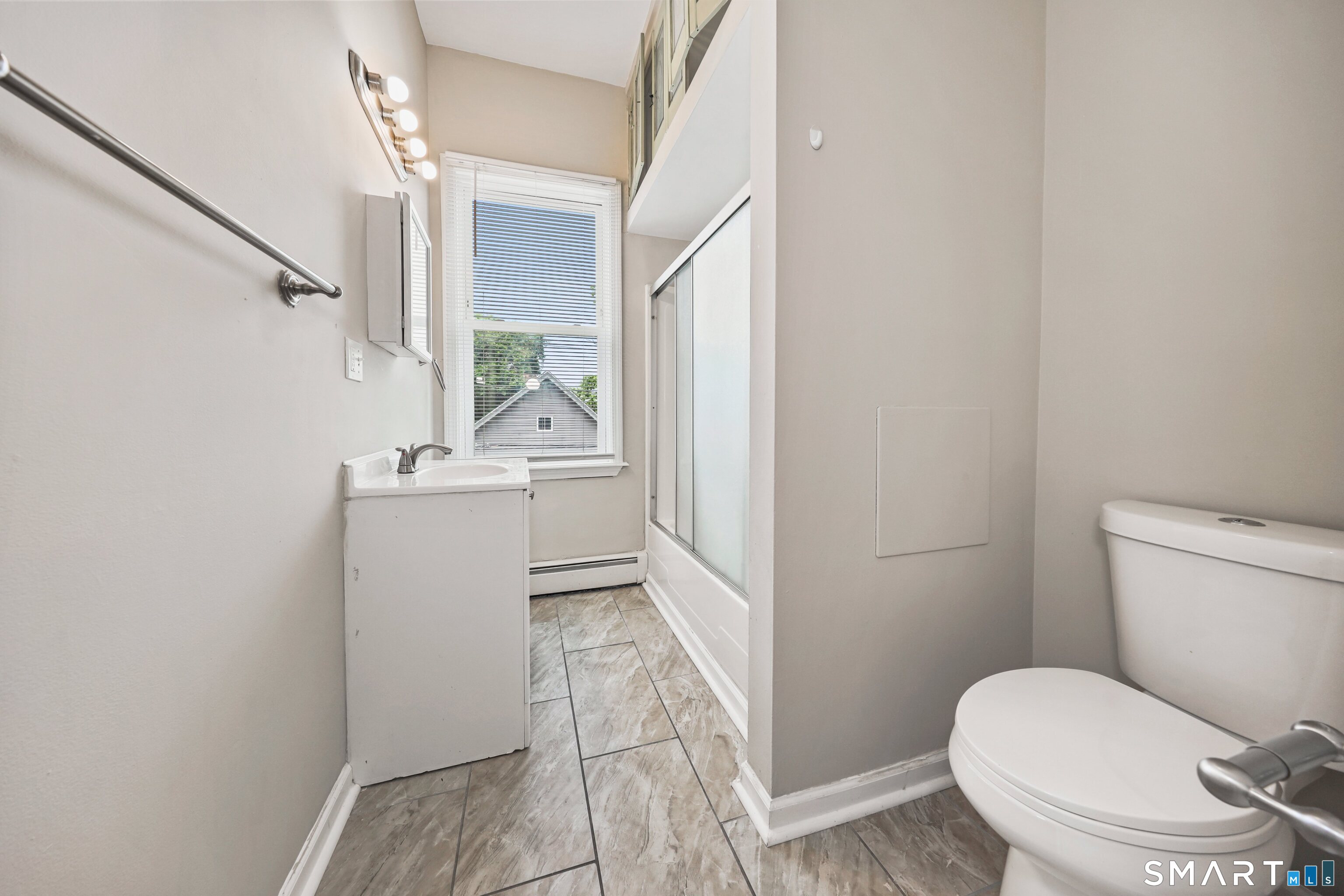 21 Hawkins Street, Unit 3 Derby, CT 06418 - Photo 12 of 27