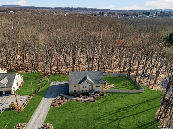 $659,000 | 31 Greenshire Way, Walden, NY 12586