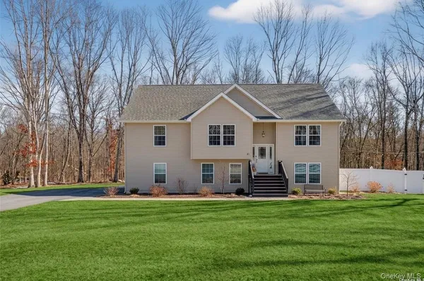 $659,000 | 31 Greenshire Way, Walden, NY 12586