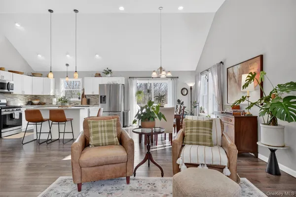 $659,000 | 31 Greenshire Way, Walden, NY 12586