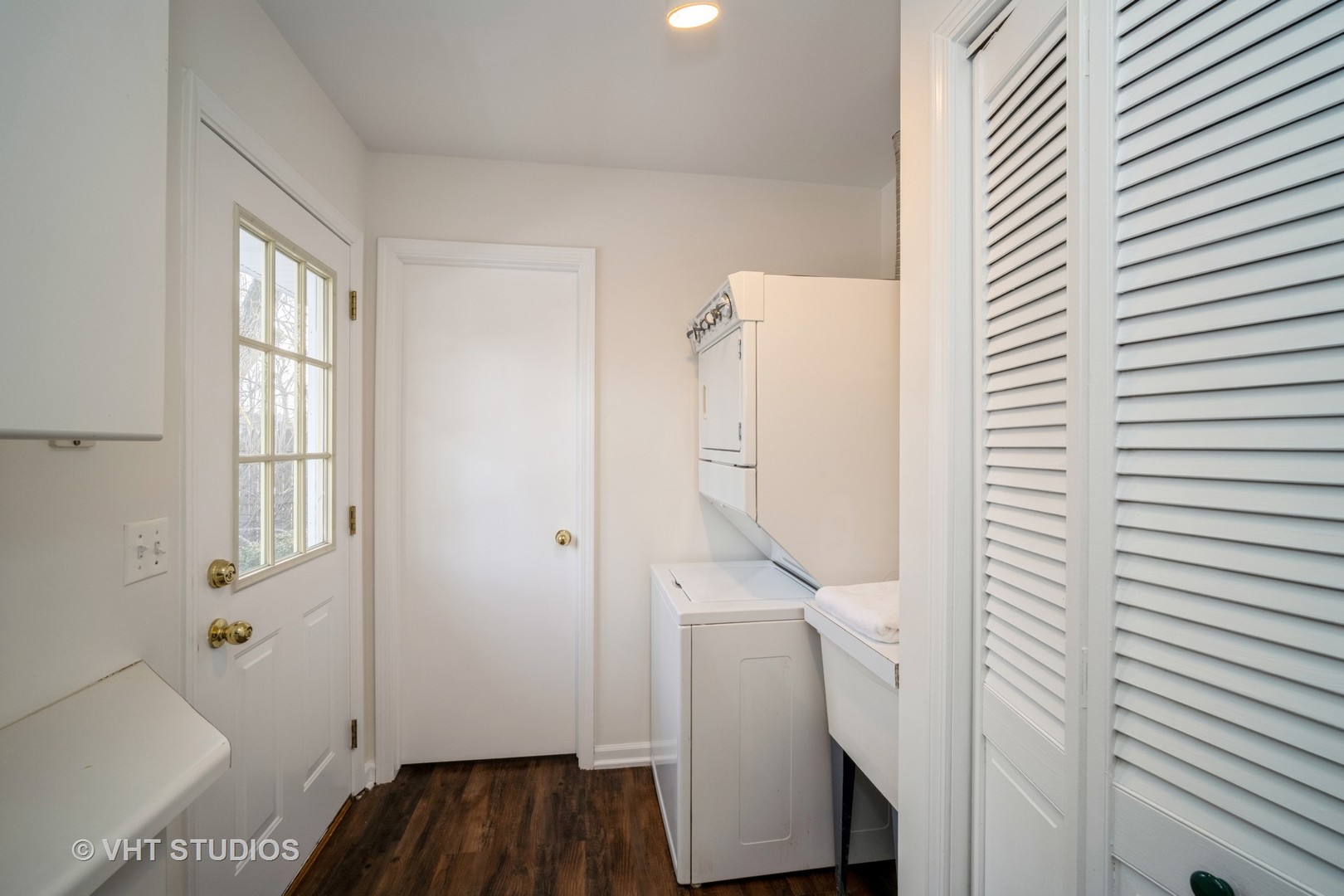 1137 Midway Road Northbrook, IL 60062 - Photo 14 of 18 a view of a room that has a window and a white door