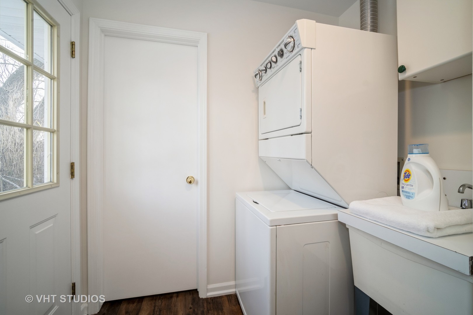 1137 Midway Road Northbrook, IL 60062 - Photo 15 of 18 a utility room with dryer and washer