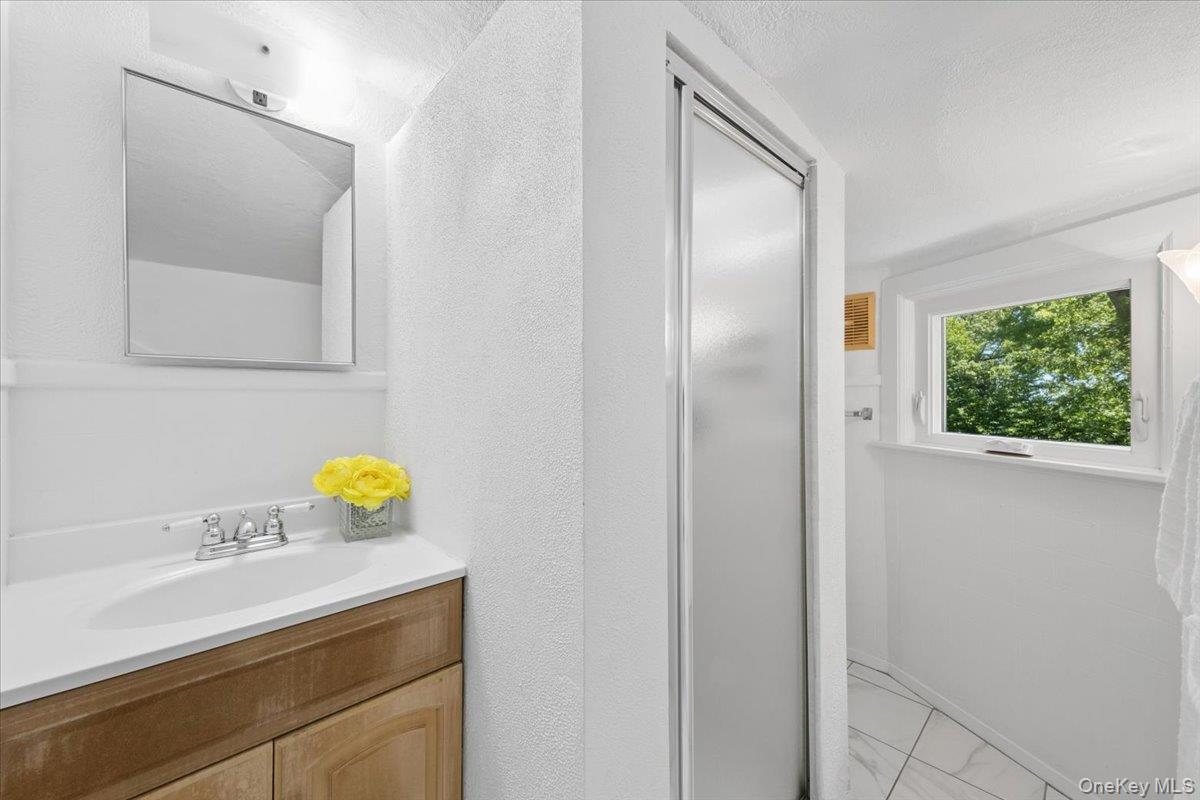 65 Wildwood Road New Rochelle, NY 10804 - Photo 19 of 29