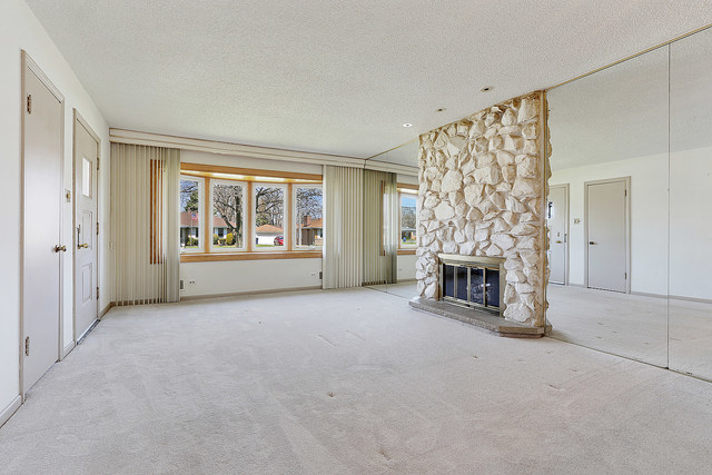 5837 West 109th Street Chicago Ridge, IL 60415 - Photo 3 of 13 Gallery Image 3
