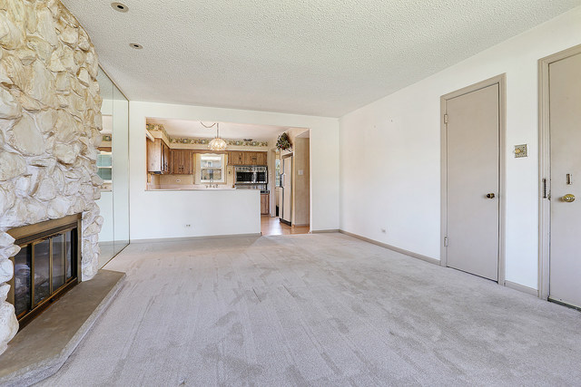 5837 West 109th Street Chicago Ridge, IL 60415 - Photo 4 of 13 Gallery Image 4