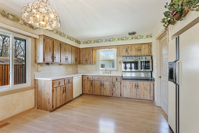5837 West 109th Street Chicago Ridge, IL 60415 - Photo 5 of 13 Gallery Image 5