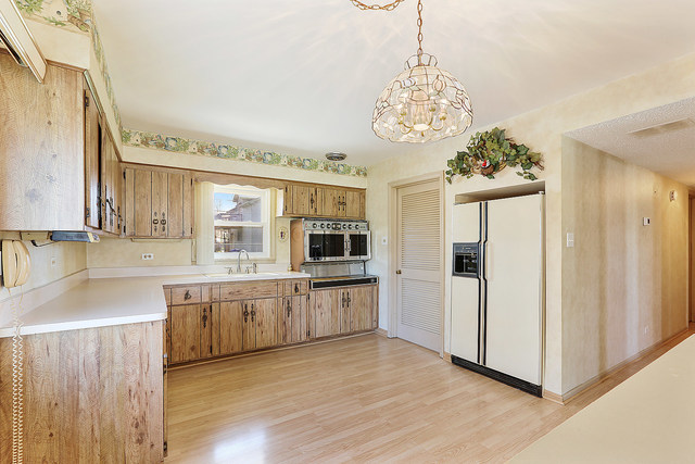 5837 West 109th Street Chicago Ridge, IL 60415 - Photo 6 of 13 Gallery Image 6