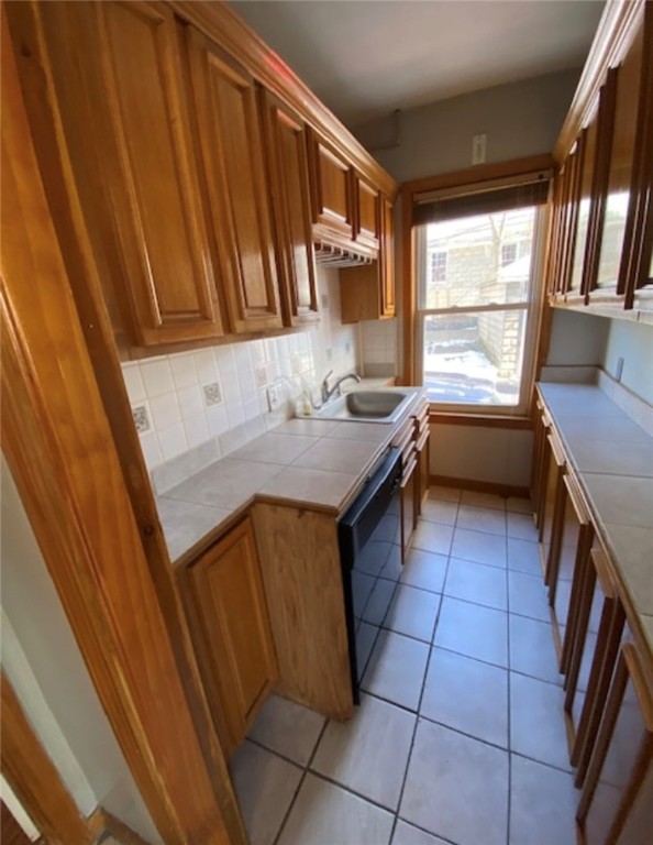 77 Raymond Street Providence, RI 02908 - Photo 14 of 27