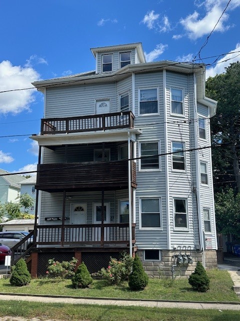 77 Raymond Street Providence, RI 02908 - Photo 2 of 27