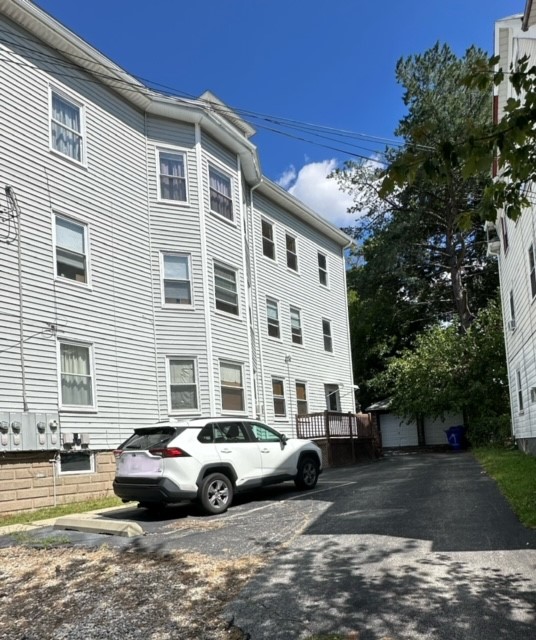 77 Raymond Street Providence, RI 02908 - Photo 4 of 27