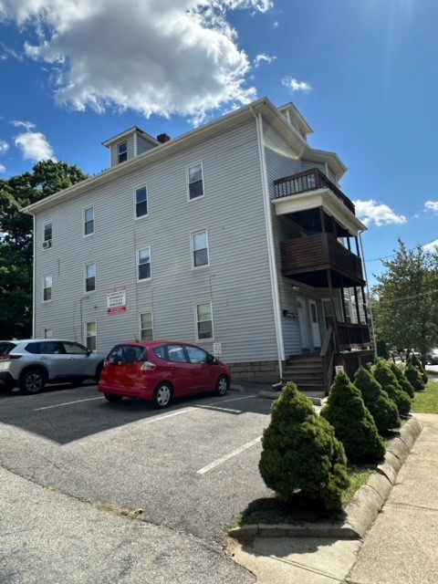 77 Raymond Street Providence, RI 02908 - Photo 5 of 27