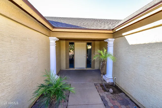 $2,700 | 3653 West Saragosa Street, Chandler, AZ 85226