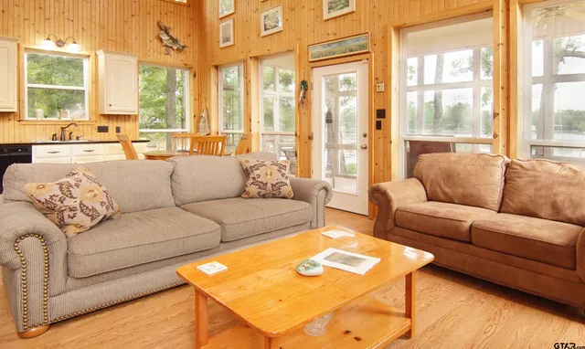 a view of entryway and workspace