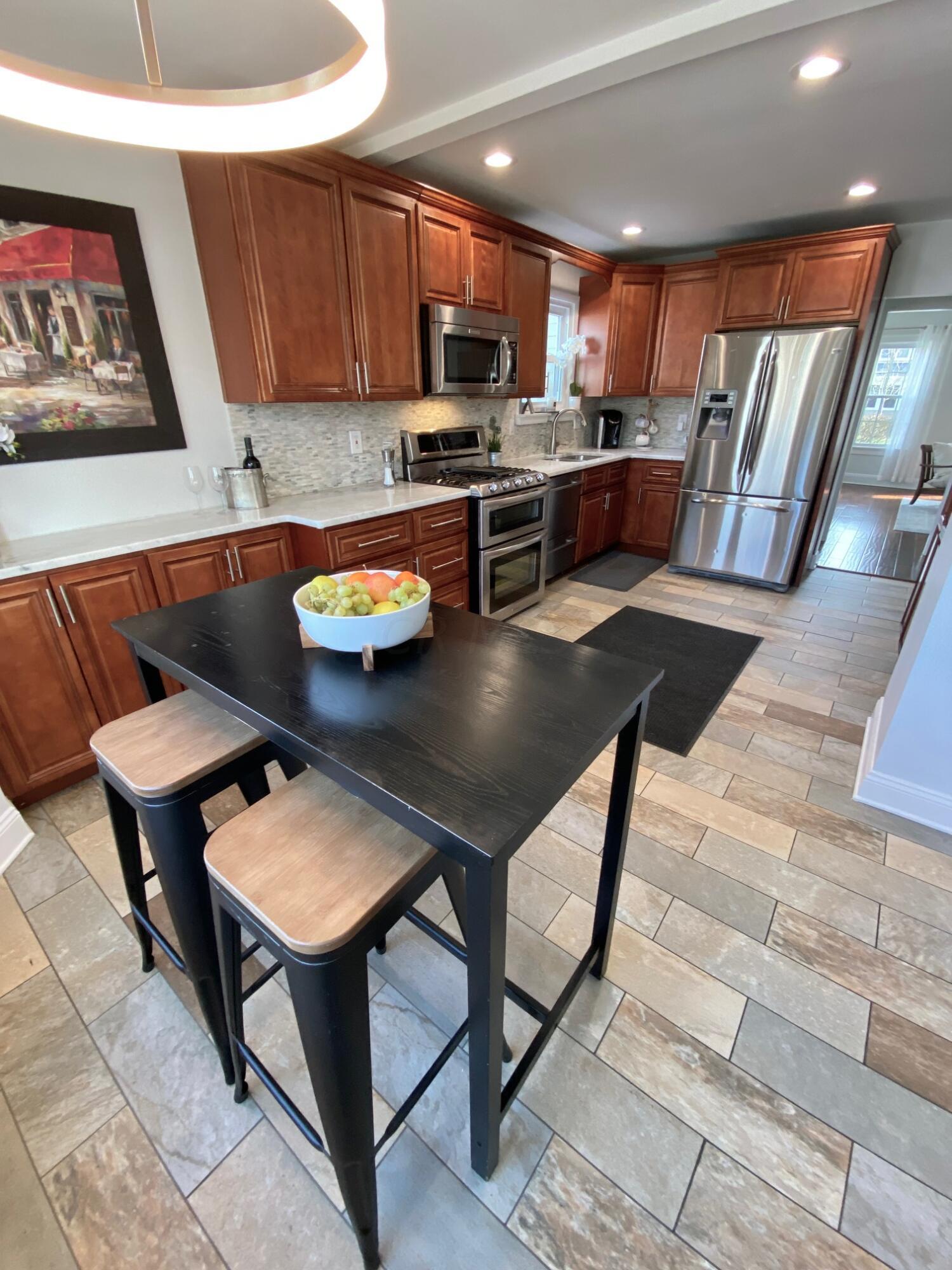 254 Chatham Road Columbus, OH 43214 - Photo 19 of 61 Open floor w/ nat light everywhere