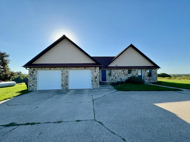 $624,900 | N7321 Bowers Road, Troy, WI 53120