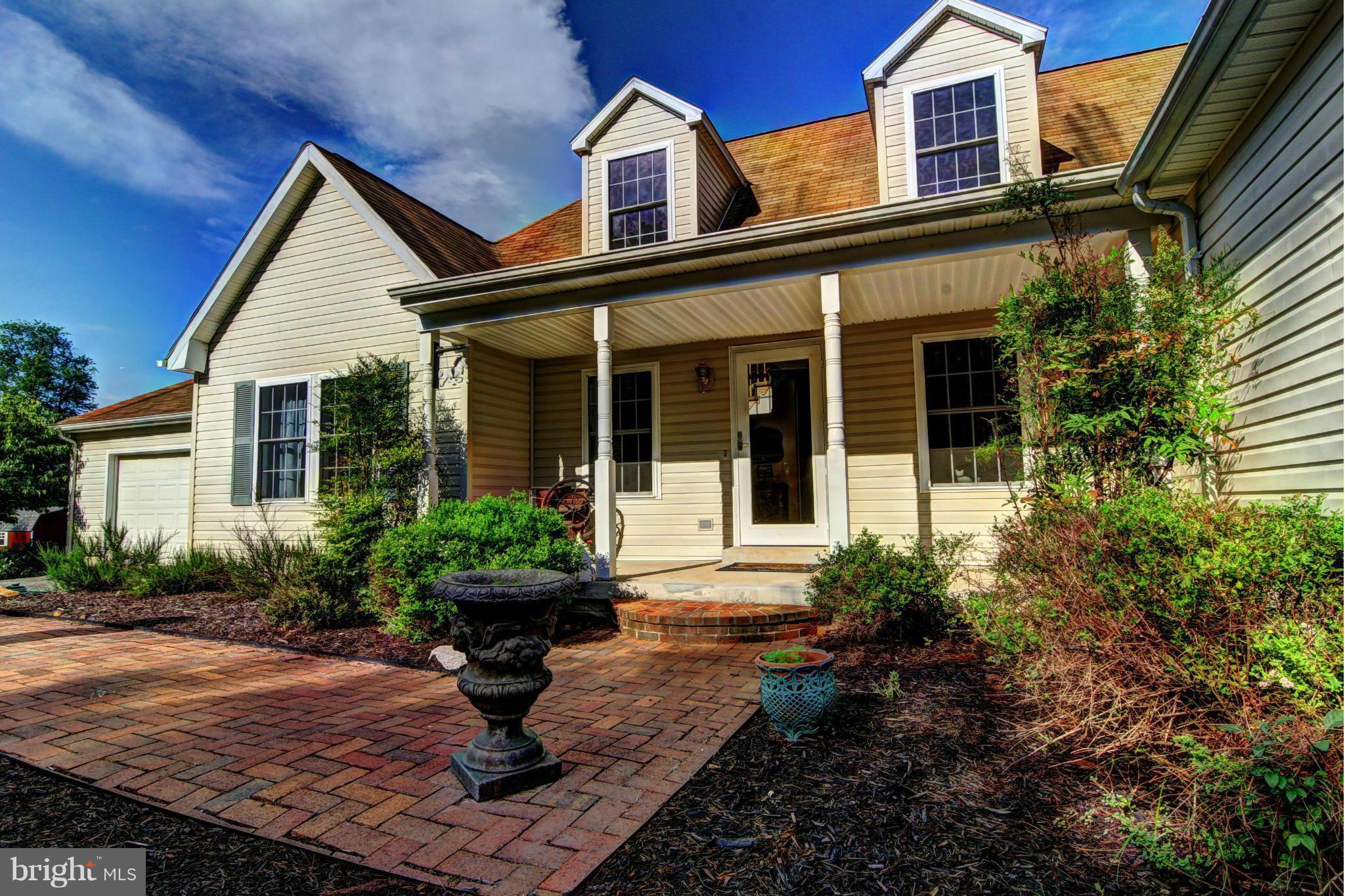 39555 Rodeffer Road Lovettsville, VA 20180 - Photo 2 of 30 Exterior (Front)