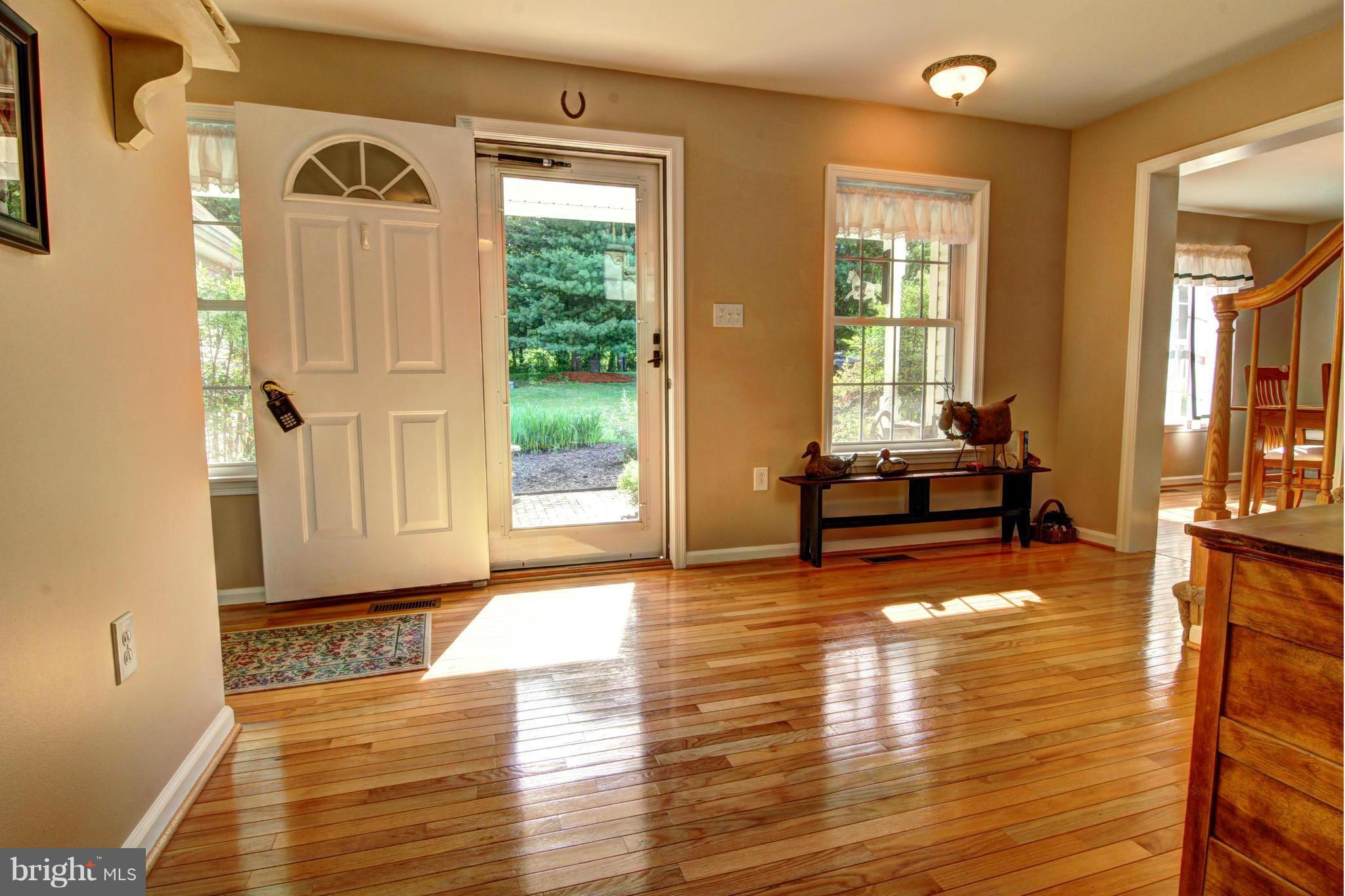 39555 Rodeffer Road Lovettsville, VA 20180 - Photo 7 of 30 Foyer