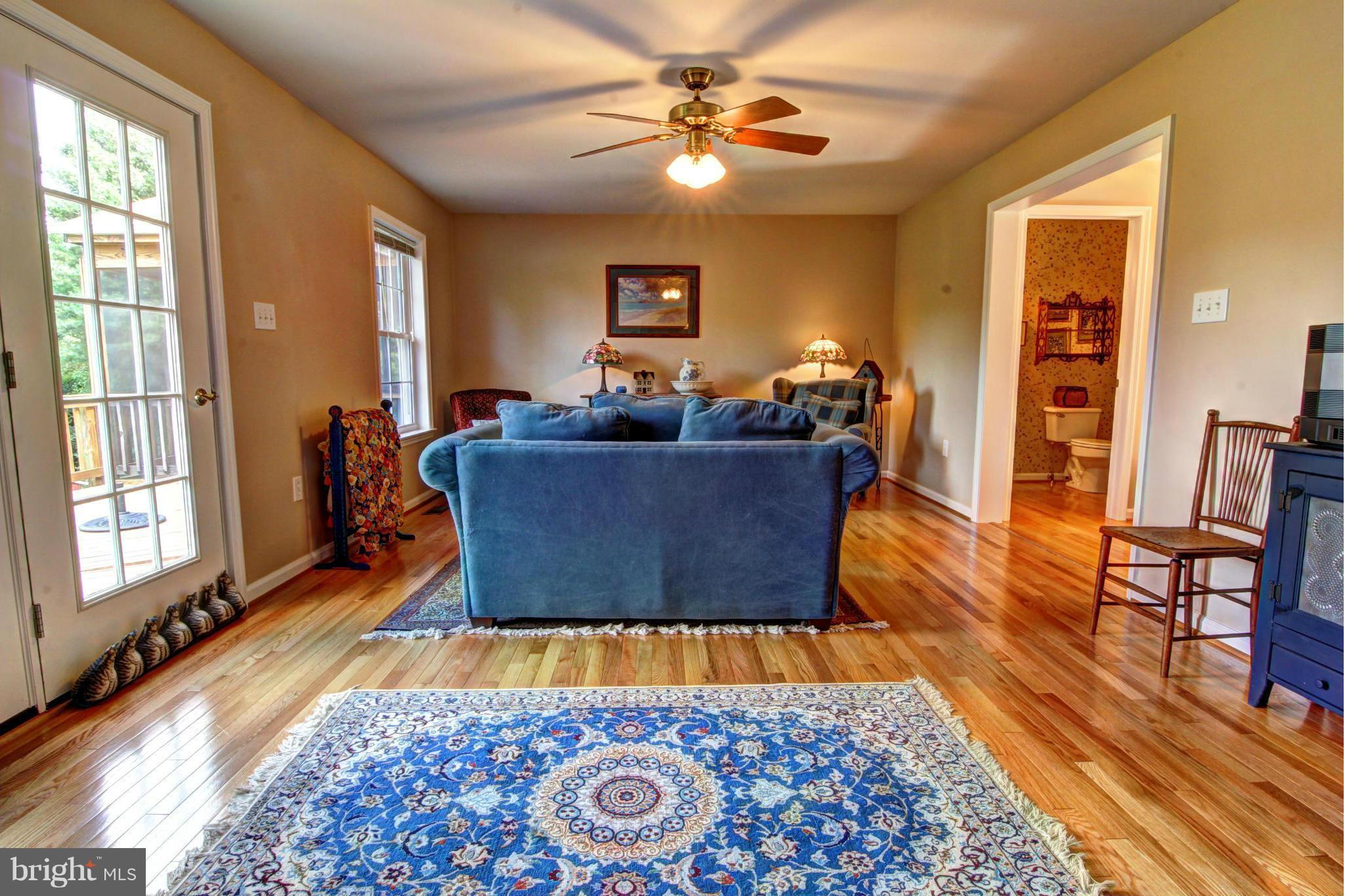 39555 Rodeffer Road Lovettsville, VA 20180 - Photo 9 of 30 Family Room