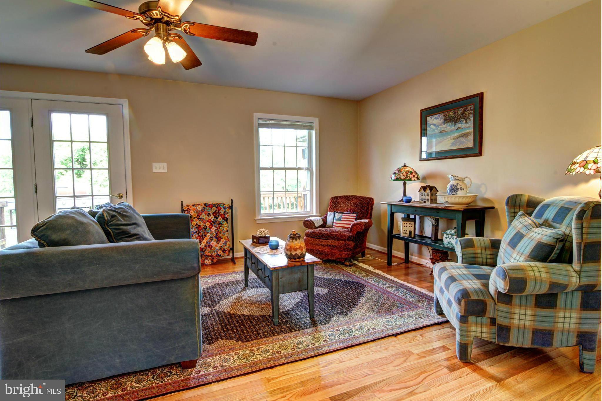 39555 Rodeffer Road Lovettsville, VA 20180 - Photo 10 of 30 Family Room