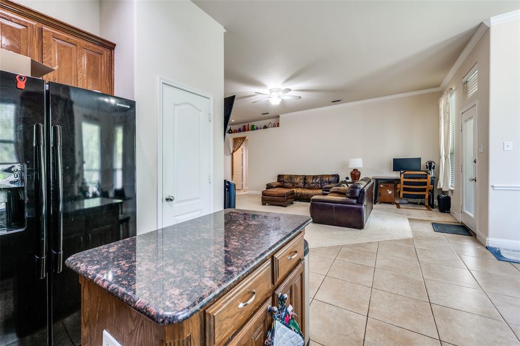 8233 Edgepoint Trail Fort Worth, TX 76053 - Photo 13 of 36