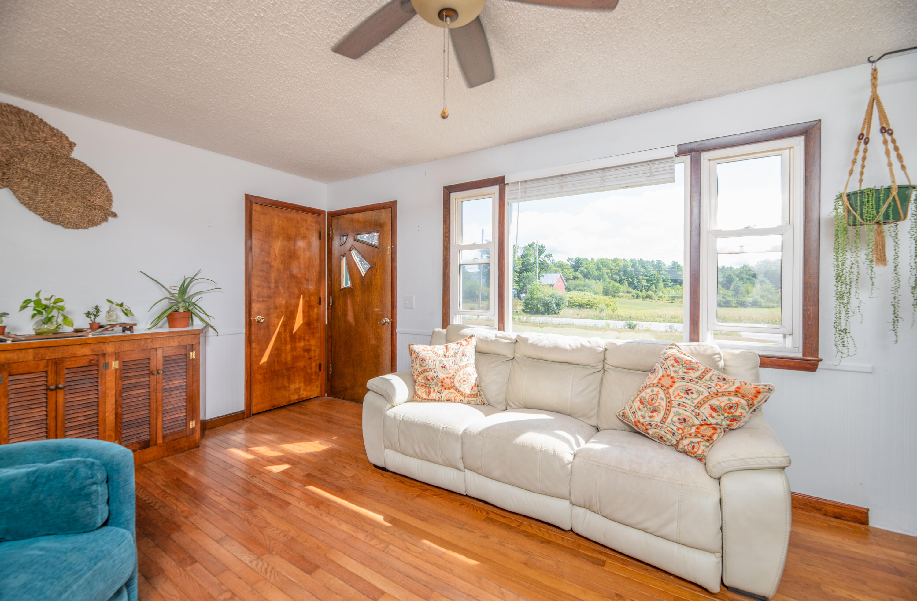 977 Wiscasset Road Pittston, ME 04345 - Photo 15 of 36 Interior3