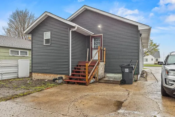 $165,000 | 905 West Main Street, Marshall, MN 56258