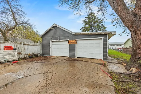 $165,000 | 905 West Main Street, Marshall, MN 56258