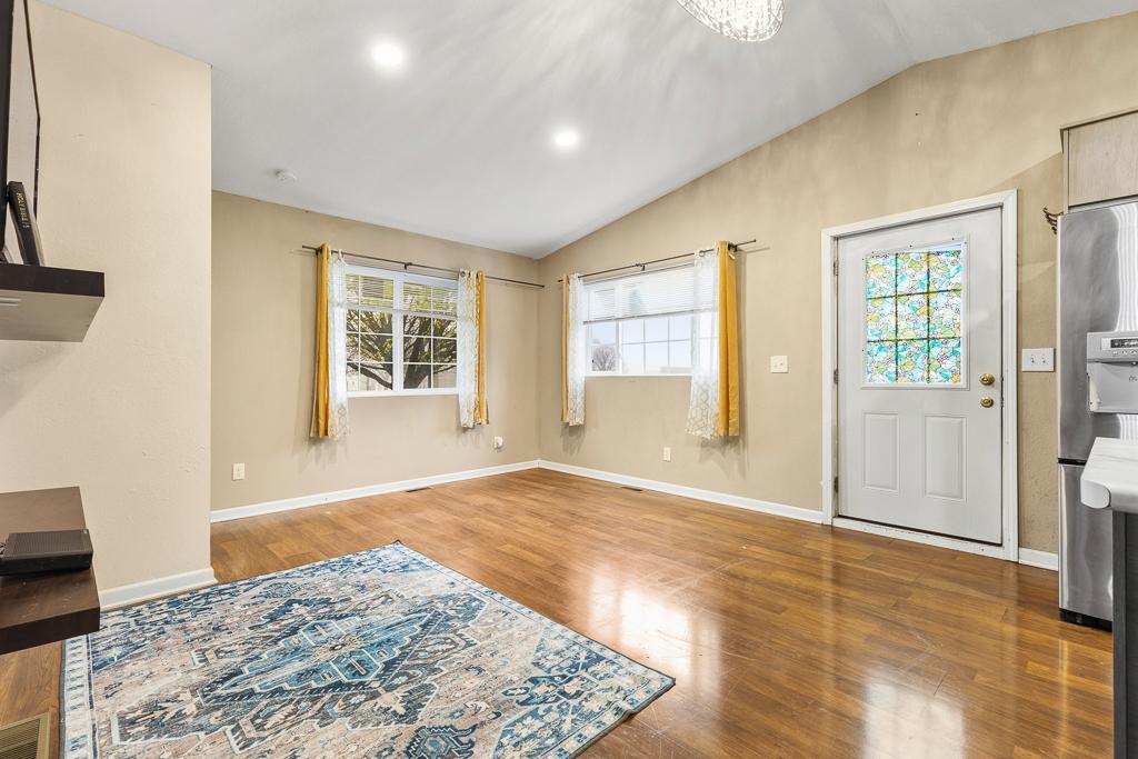 905 West Main Street Marshall, MN 56258 - Photo 8 of 33