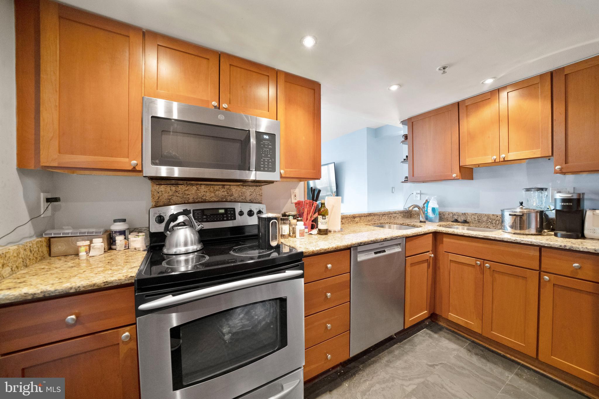 2001 Hamilton Street, Unit 628 Philadelphia, PA 19130 - Photo 2 of 24