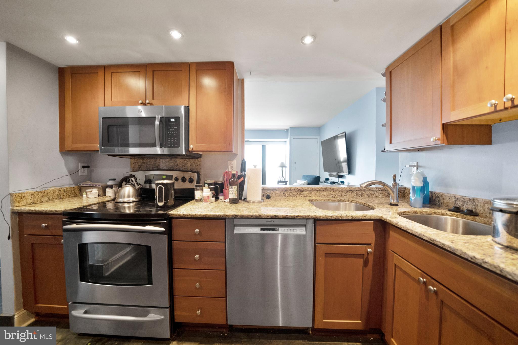 2001 Hamilton Street, Unit 628 Philadelphia, PA 19130 - Photo 4 of 24