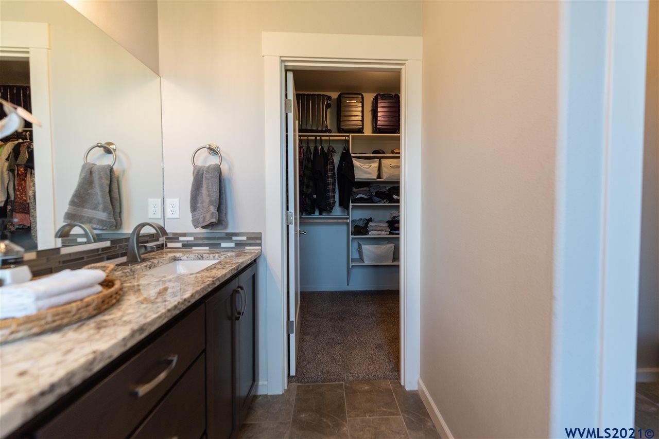 2733 Northeast Tuscan Loop Albany, OR 97321 - Photo 29 of 37 Gallery Image 29