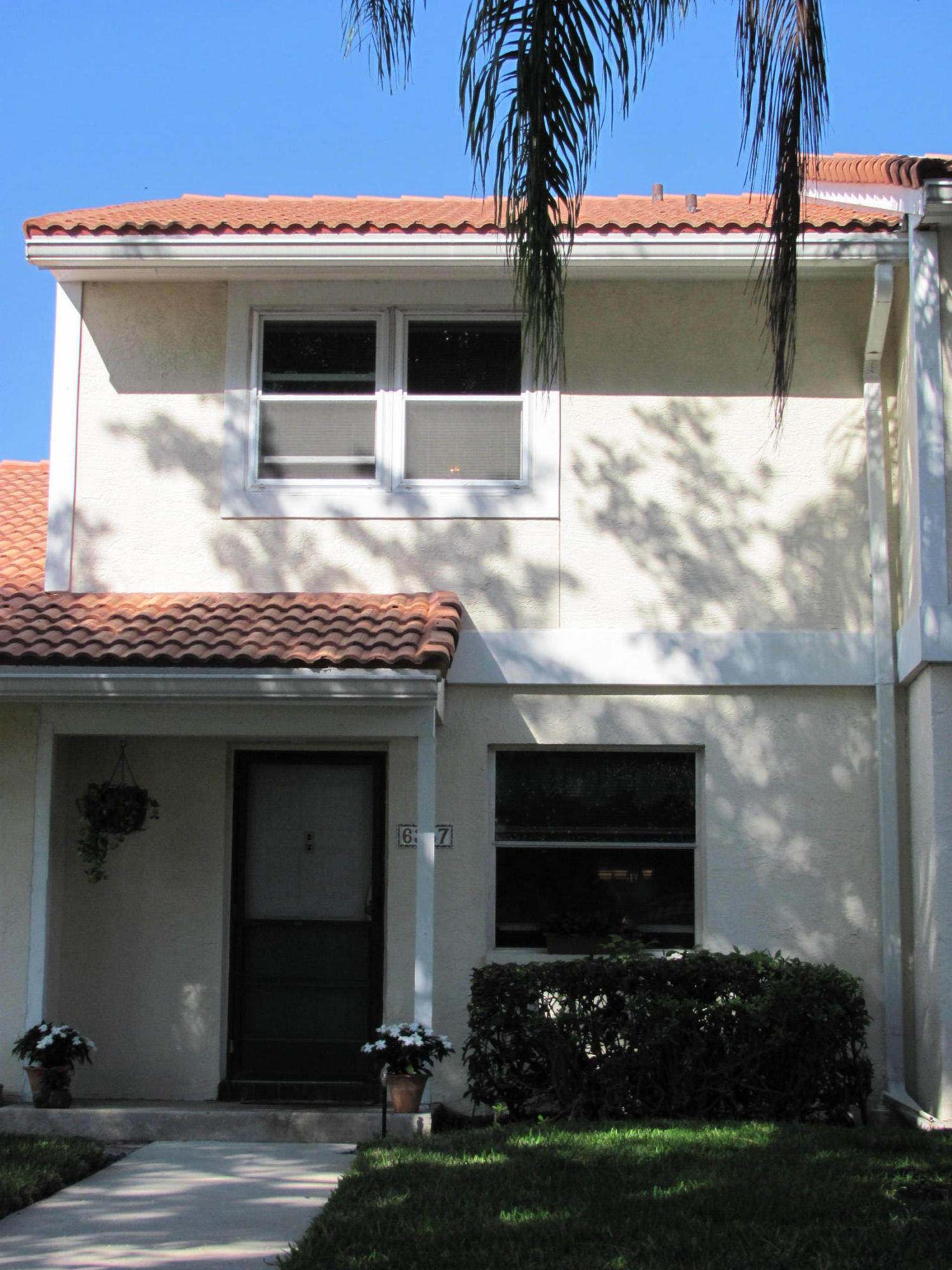 6387 Boca Circle Boca Raton, FL 33433 - Photo 3 of 29 Exterior Front