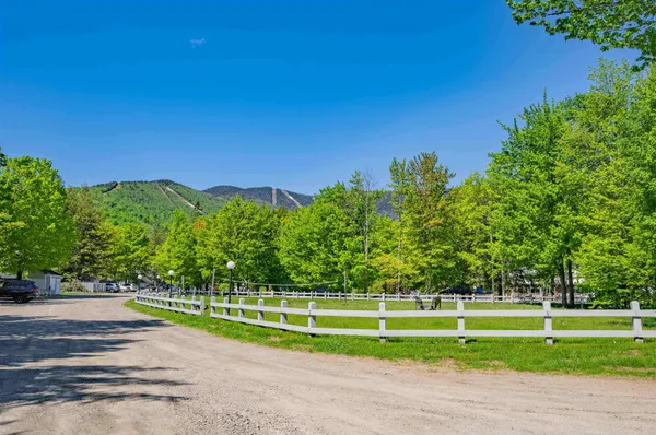 $400,000 | 42 Lower Phase Road, Unit 7, Warren, VT 05674