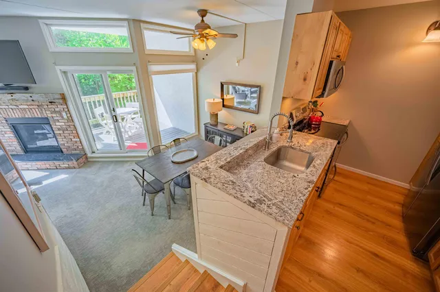 $400,000 | 42 Lower Phase Road, Unit 7, Warren, VT 05674