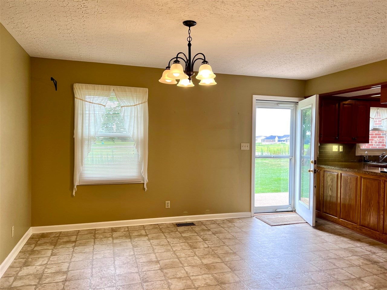 604 Rolling Rd Drive Franklin, KY 42134 - Photo 5 of 35 Gallery Image 5