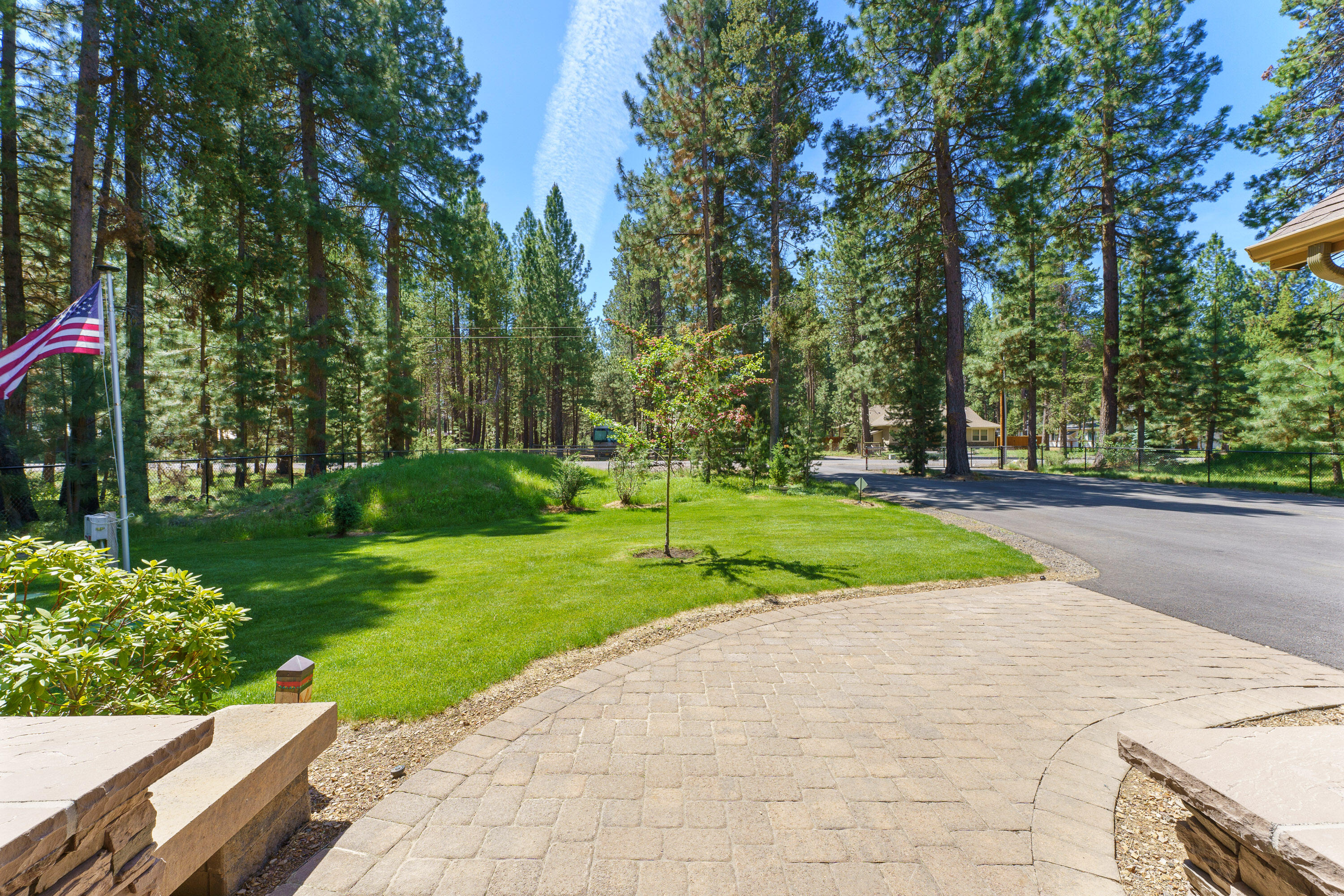 17142 Norwalk Road Bend, OR 97707 - Photo 3 of 40 DSC02137