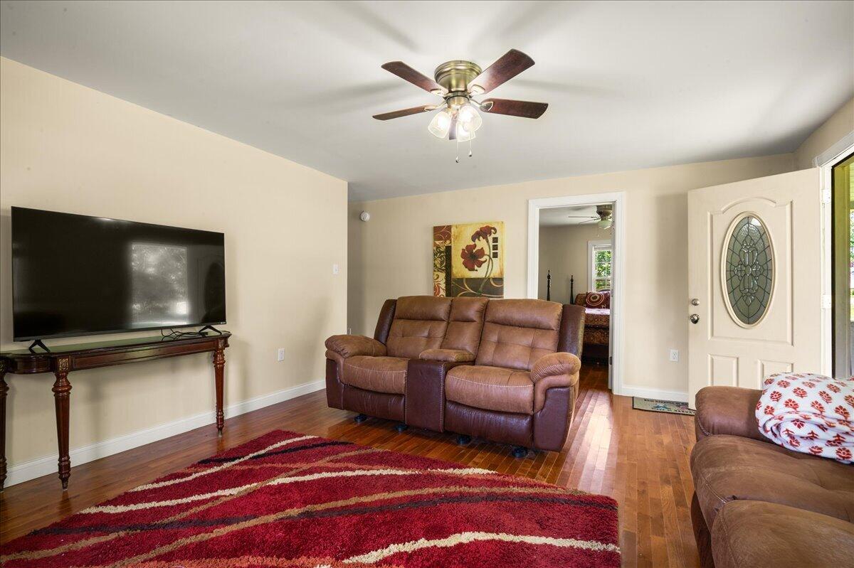 181 Little Arthur Ridge Road East Bernstadt, KY 40729 - Photo 21 of 45 21-Family Room