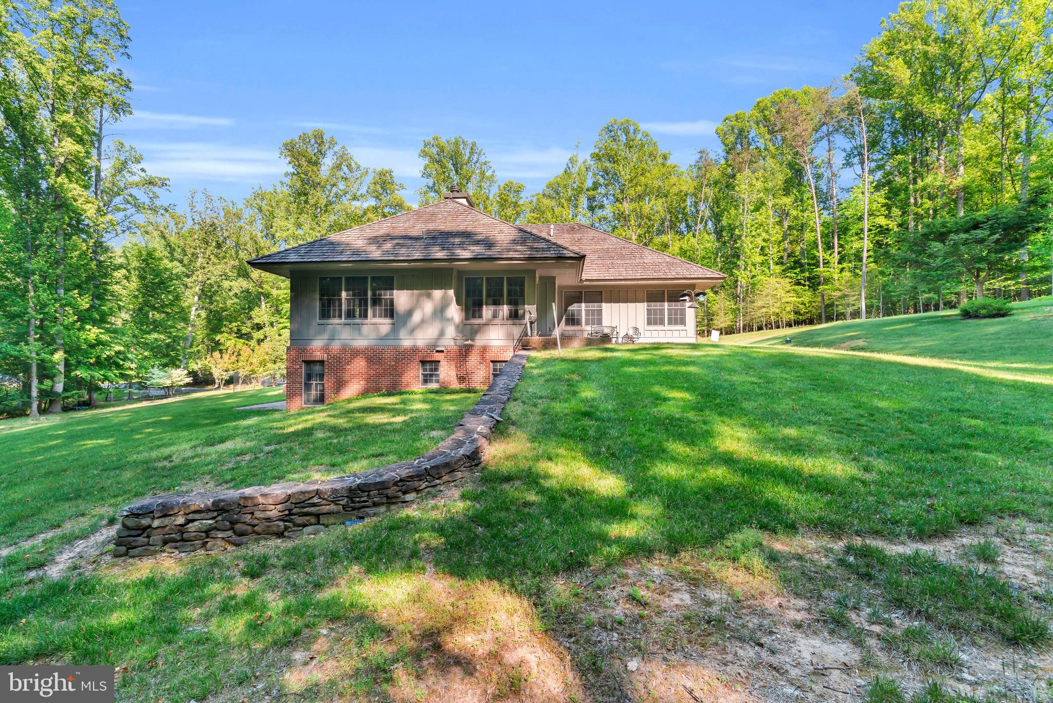 11036 Popes Head Road Fairfax, VA 22030 - Photo 6 of 49