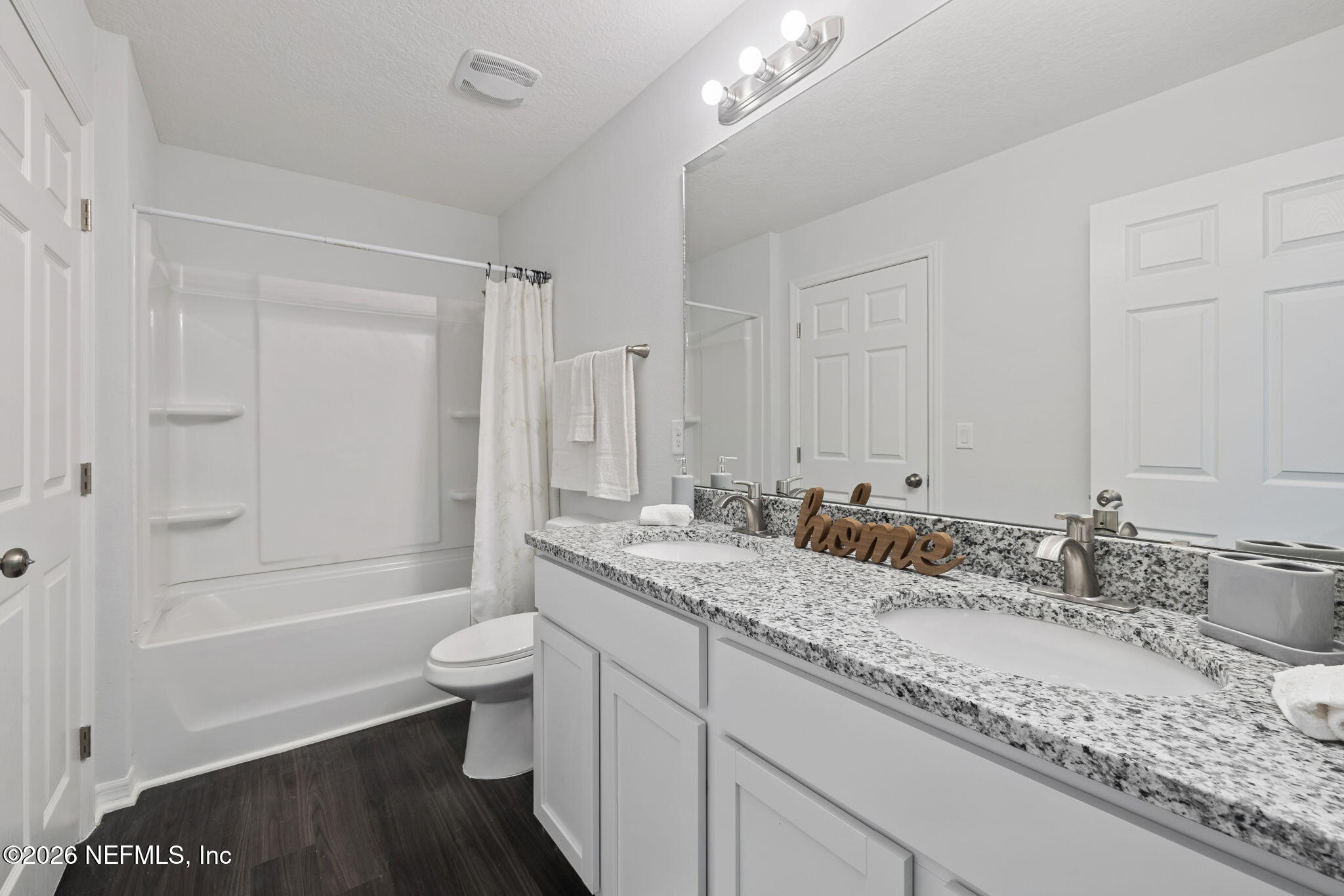 475 Main Street South Baldwin, FL 32234 - Photo 19 of 28 18 Guest Bathroom