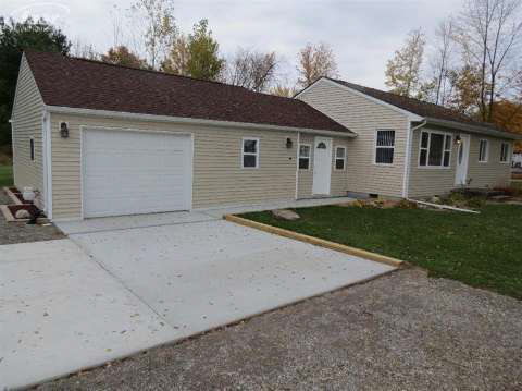 10645 East Birch Run Road Birch Run, MI 48415 - Photo 2 of 27 20404925-1.JPG