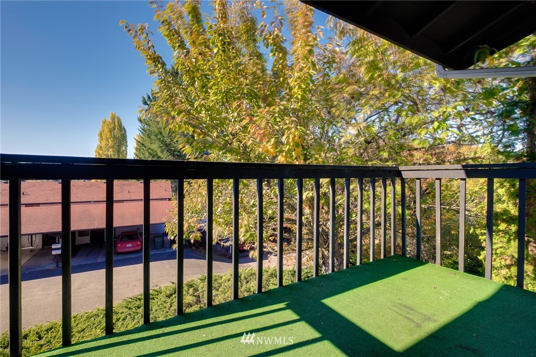 709 Sheridan Road Bremerton, WA 98310 - Photo 19 of 19 a view of a backyard with a garden