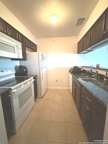 $900 | 4111 Medical Drive, Unit 308A, San Antonio, TX 78229