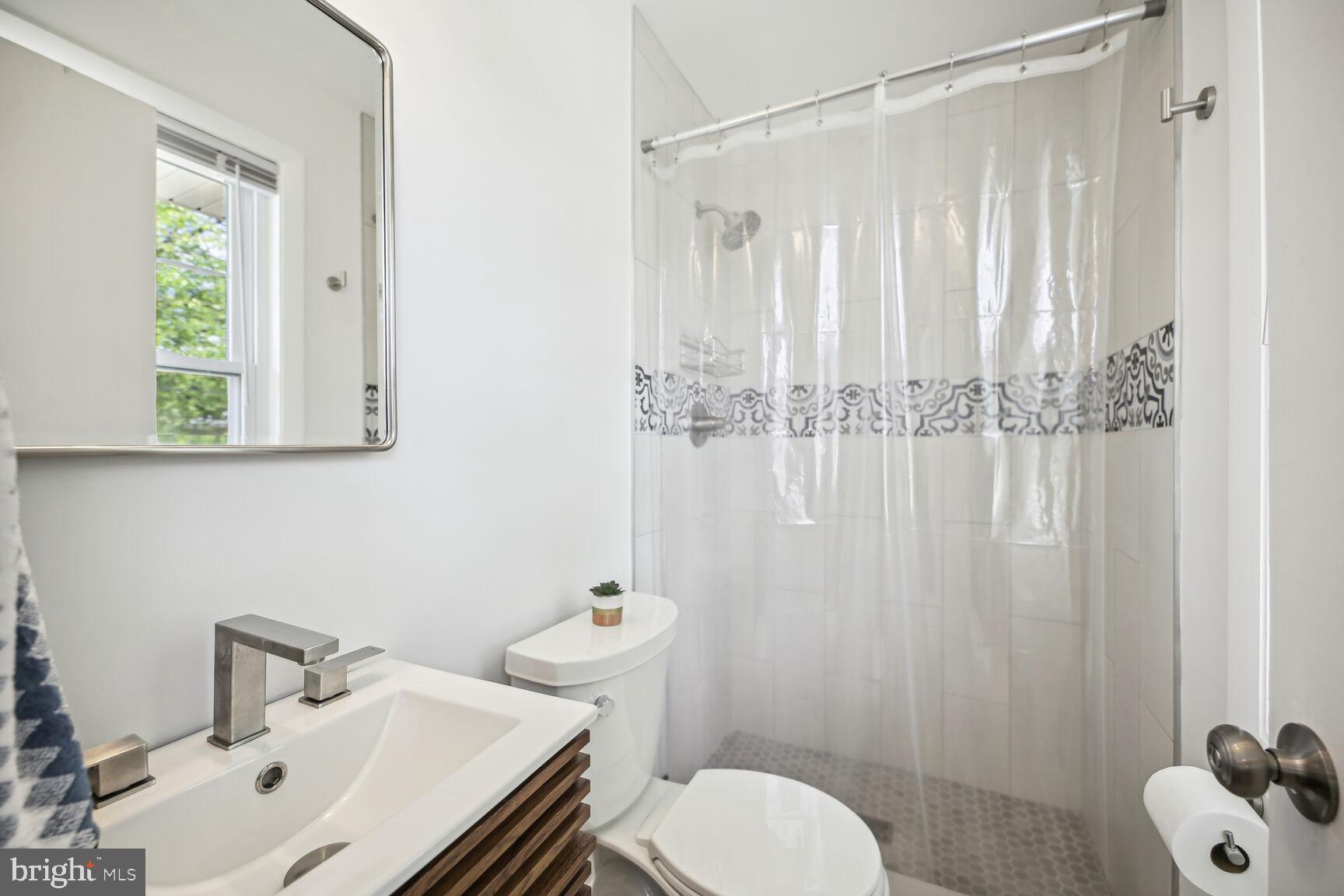 1131 Loxford Terrace Silver Spring, MD 20901 - Photo 12 of 22