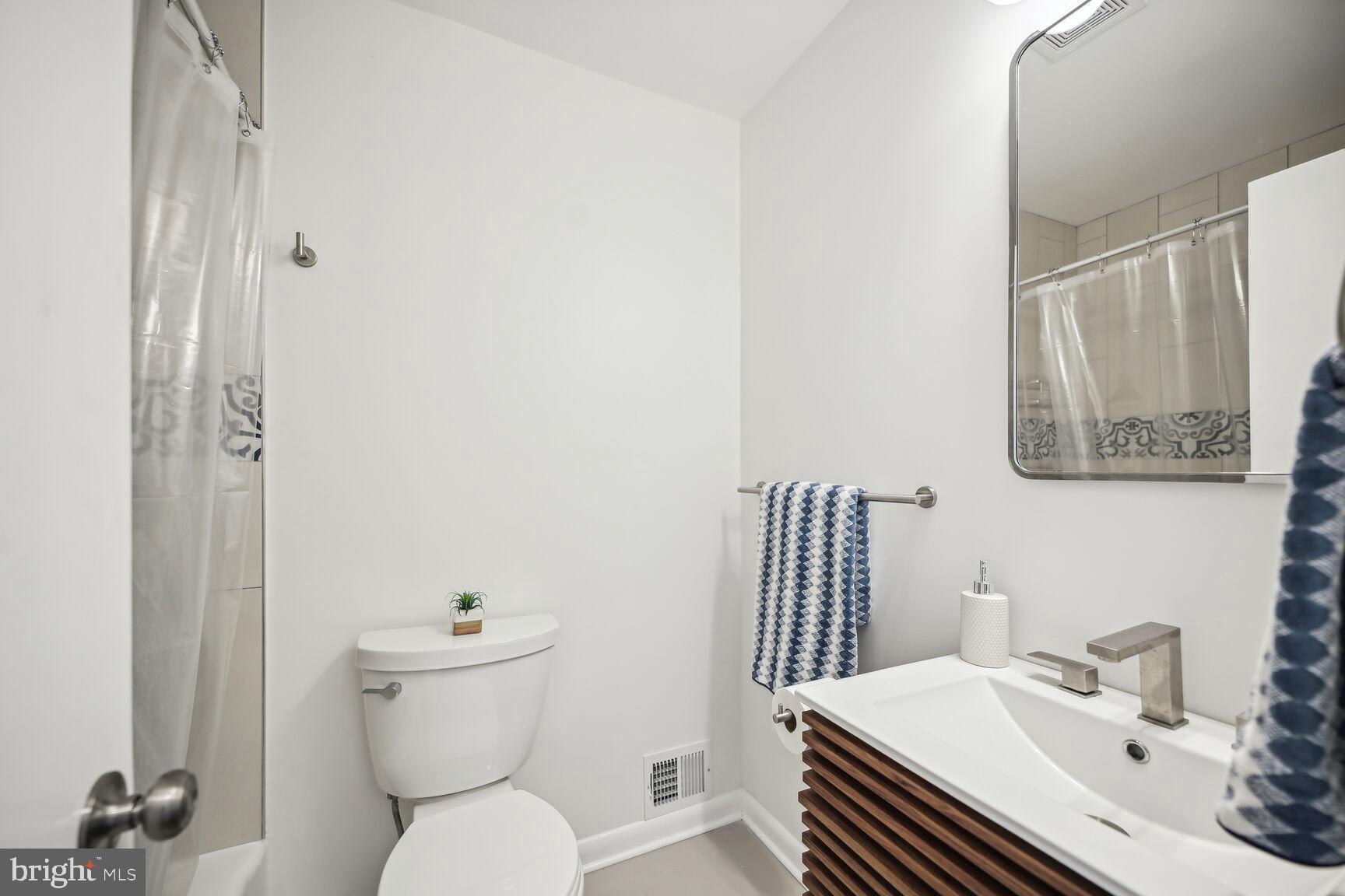 1131 Loxford Terrace Silver Spring, MD 20901 - Photo 10 of 22