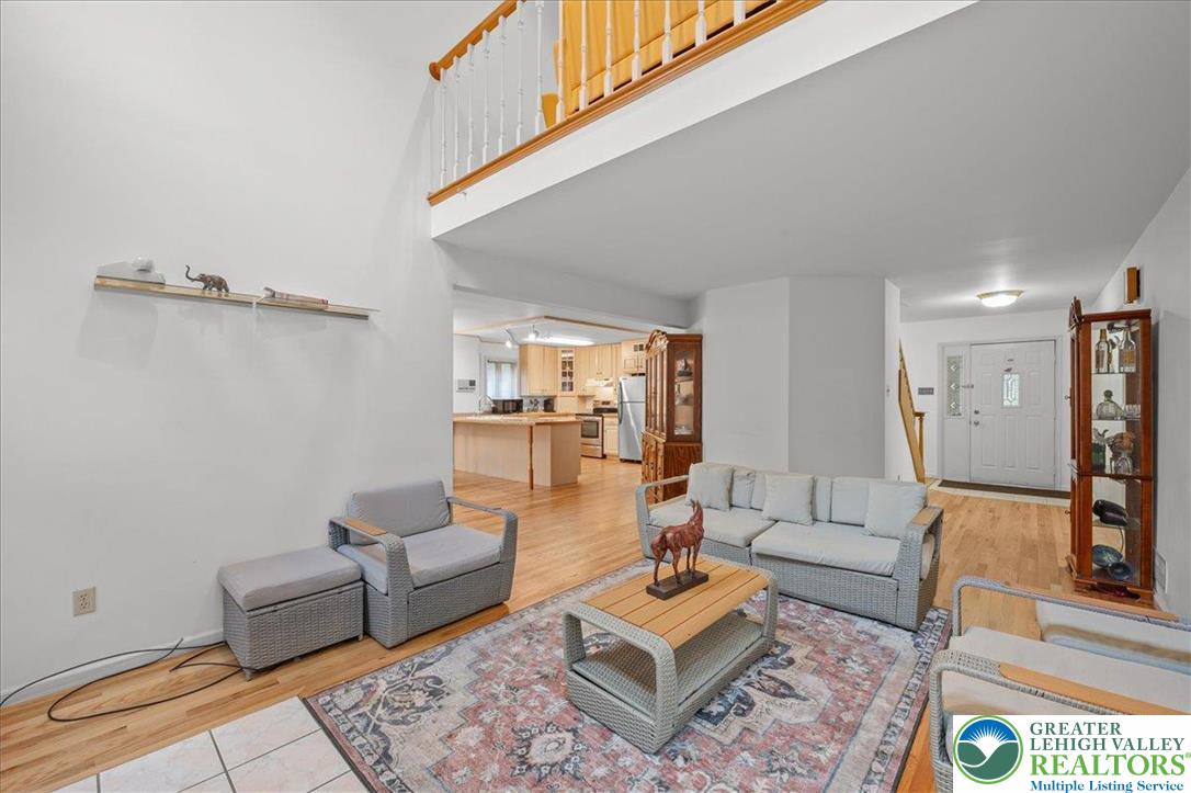 131 Stone Ridge Albrightsville, PA 18210 - Photo 14 of 51 a living room with furniture and a rug