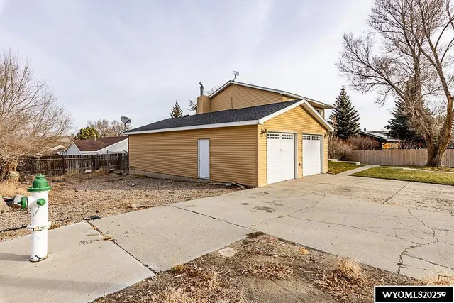 $288,000 | 2775 Hitching Post Drive, Green River, WY 82935