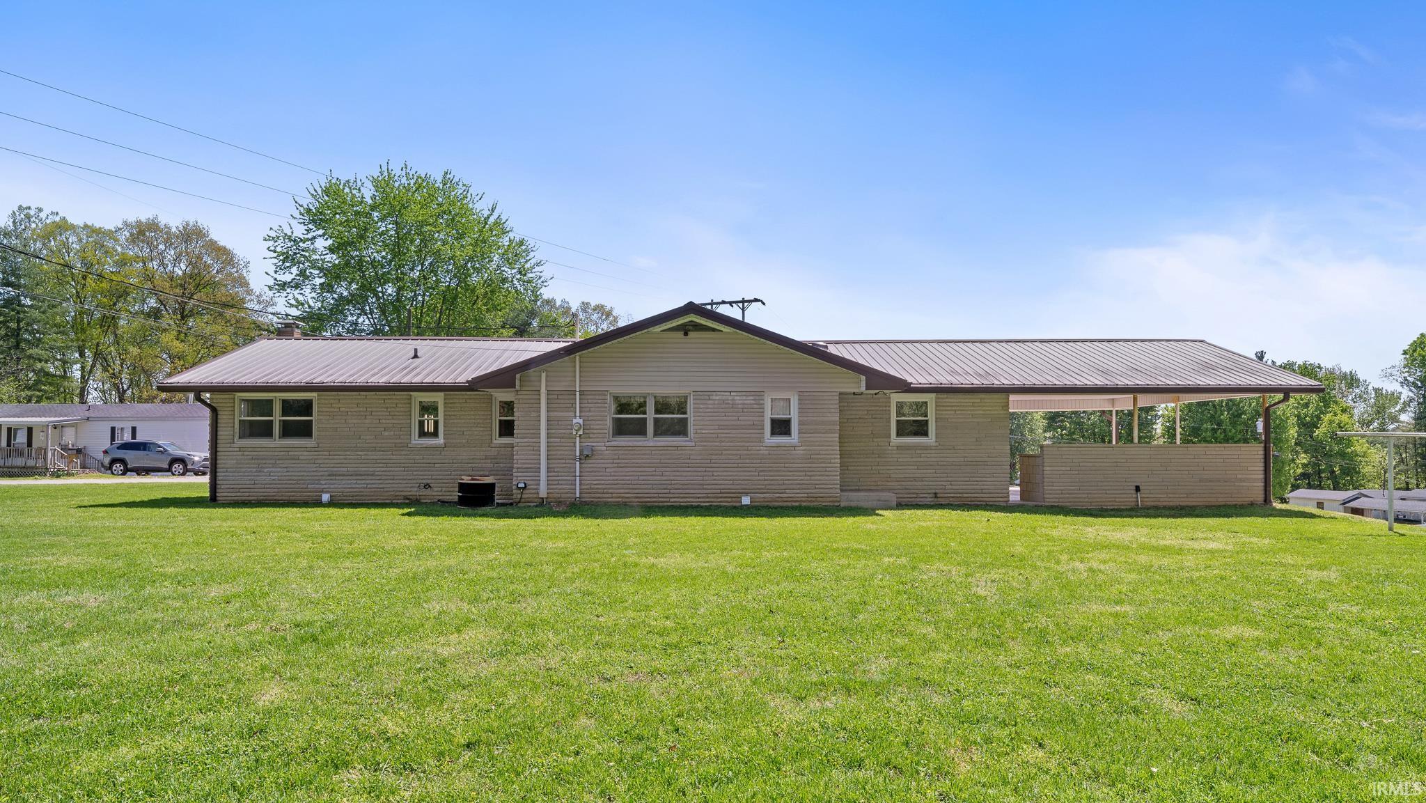 116 Miller Street Shoals, IN 47581 - Photo 4 of 33
